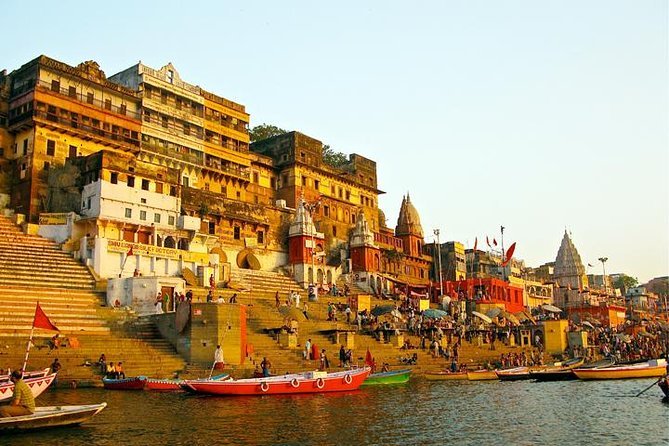 Gurgaon to Prayagraj Tempo Traveller